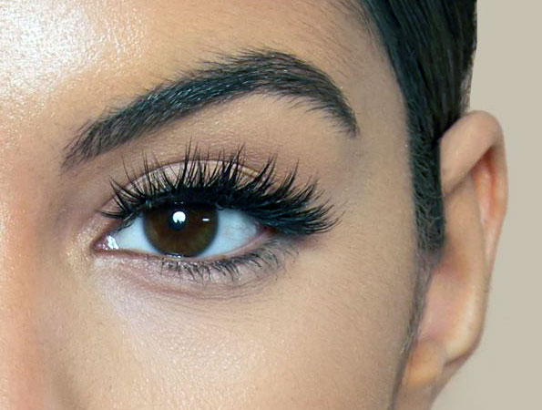 strip-lashes-lash-application-pic